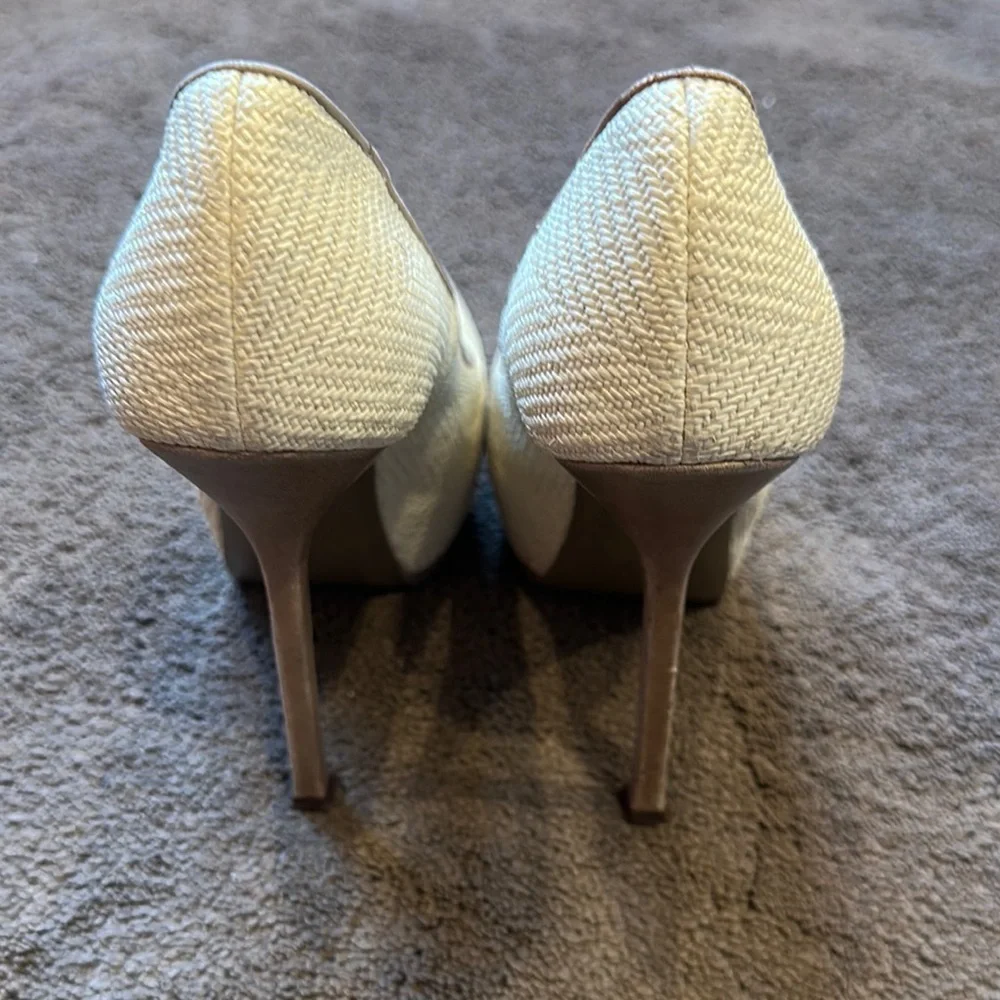 Yves Saint Laurent Women's Cream Pumps - Authentic - Picture 2 of 12